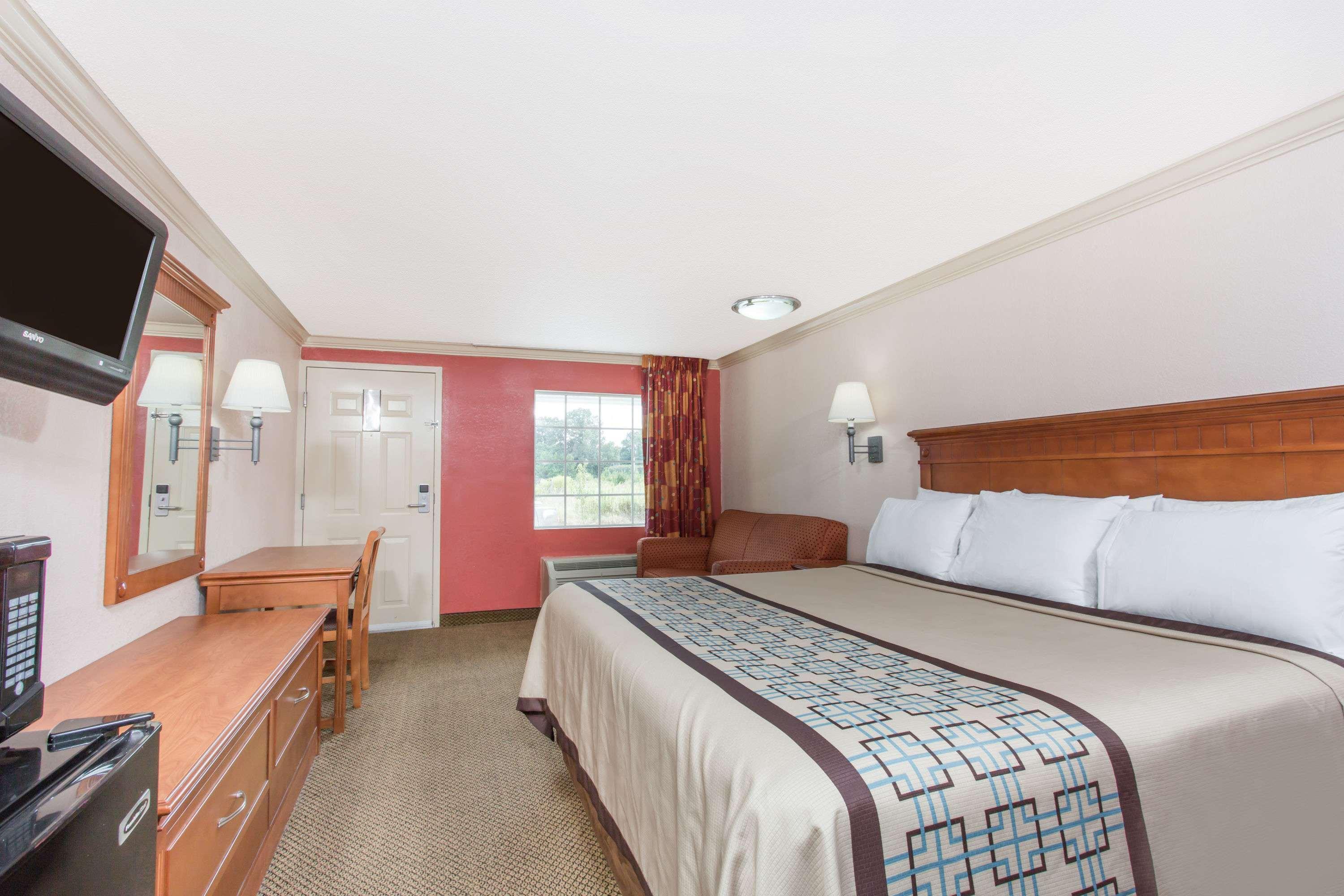 Days Inn By Wyndham Virginia Beach Town Center Екстер'єр фото